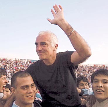 Biodata dan Profil Roberto Carlos Mario Gomez, Pelatih Baru Persib Bandung