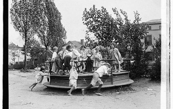 23 Things That Remind Us Of The Good Old Days: Merry-Go-Round