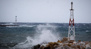 «Ωκεανίς»: Τι πρέπει να κάνετε για να προστατευτείτε από τους θυελλώδεις ανέμους