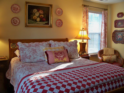 Toile Bedrooms on If I Do Decide To Keep The Red Toile In The Master Bedroom  I Am