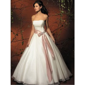 Wedding Dresses 2013, Wedding Dresses For 2013 and Best Wedding Dresses 2013 at low price