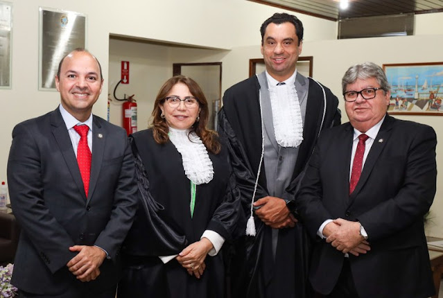 João Azevêdo prestigia posse de jurista Roberto D’Horn como juiz do TRE-PB