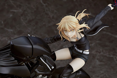 Imágenes y detalles de Saber / Altria Pendragon (Alter) y Cuirassier Noir de "Fate/Grand Order" - Good Smile Company