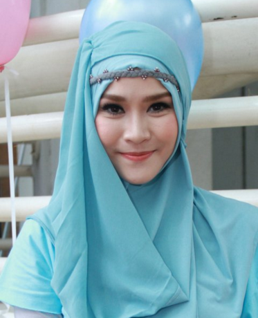 10 Koleksi Model Hijab Zaskia Adya Mecca Terbaru 2019 10 Koleksi Model Hijab Zaskia Adya Mecca Terbaru 2019