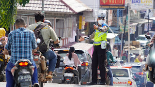 Pj Bupsti Oki Asmar Wijaya  Apresiasi Petugas Keamanan Jalannya Midang Morge Siwe Lancar