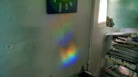 ARCOIRIS REFLEJADO EN UN PARED