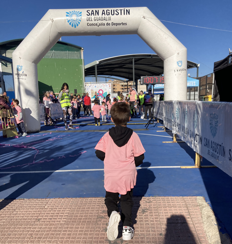 Carrera solidaria mujer