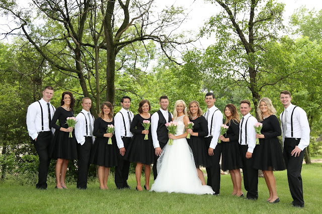 le mars wedding party photograph