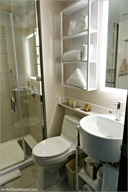 Baño del DoubleTree by Hilton Hotel New York Times Square West