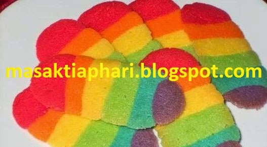 kue lidah kucing pelangi enak