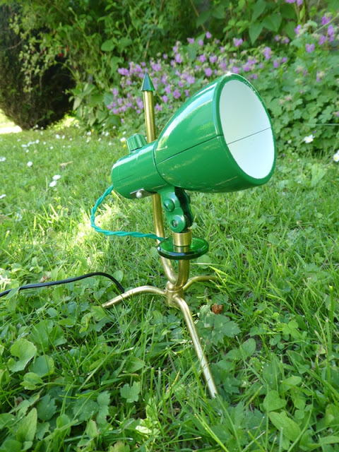 primavera, printemps, vert, jardin, singer, machine à coudre, jouy le chatel, éclairages, lampe, lampesgrichard, richard, grichard, g’richard, vintage, ancien, retro, atelier, désign, industriel, édison, brocante, loft, dans le noir, ampoule