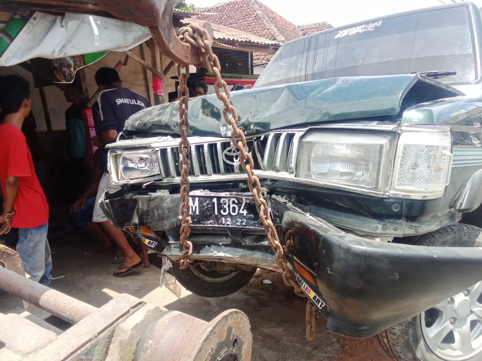 Foto : Mobil Toyota Kijang bernomor polisi M 1364 AK yang dikemudikan Alfun Ujaimi (18) warga Desa Pordapor, Kamis (22/09/2022).