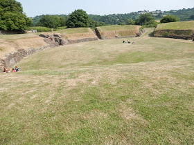 Wales, Roman Amphitheatre of Caerleon (Isca)    by E.V.Pita /   http://evpitapictures.blogspot.com/2015/04/wales-roman-amphitheatre-of.html   /  Gales, anfiteatro de Caerleon (Isca)   por E.V.Pita