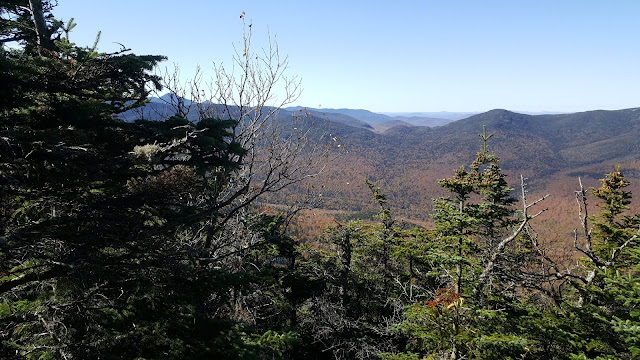 Vue à partir du sommet du mont Lower Wolfjaw