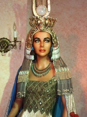 pictures of egyptian makeup. The famous Egyptian queen