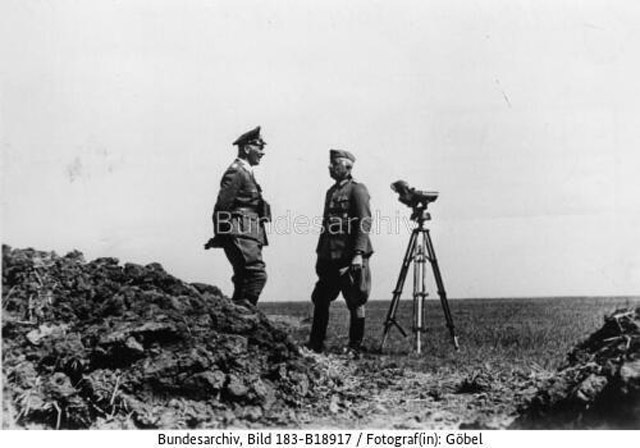 Manstein and Richthofen in Crimea, May 1942 worldwartwo.filminspector.com