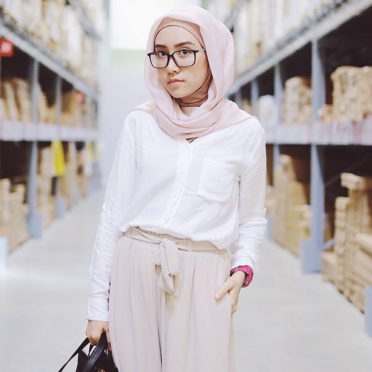10 Hijab Fashion  Blogger  Indonesia  Cakep dan Sukses 