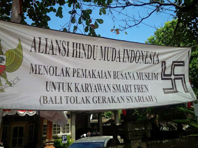 Spanduk Penolakan Karyawan Muslim Di Perusahaan Kafir