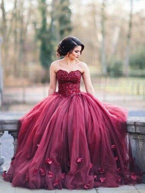 http://www.dressesofgirl.com/ball-gown-sweetheart-tulle-floor-length-appliques-lace-burgundy-noble-prom-dresses-dgd020103052-6104.html