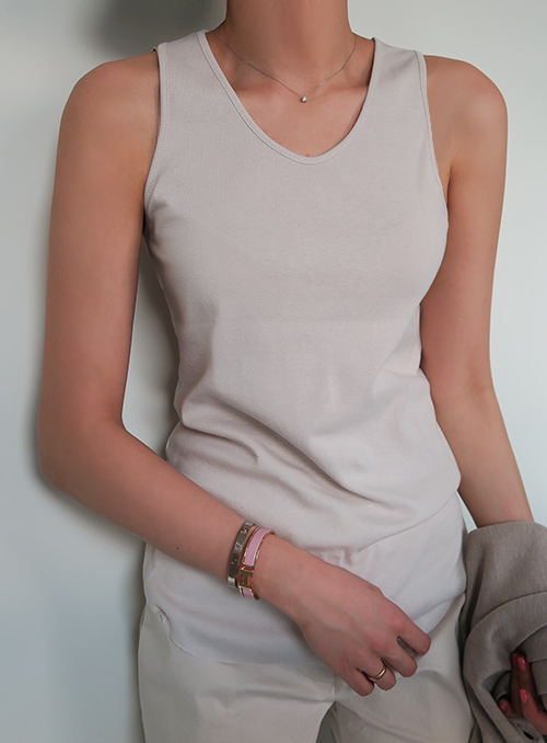  Round Hem Sleeveless Top