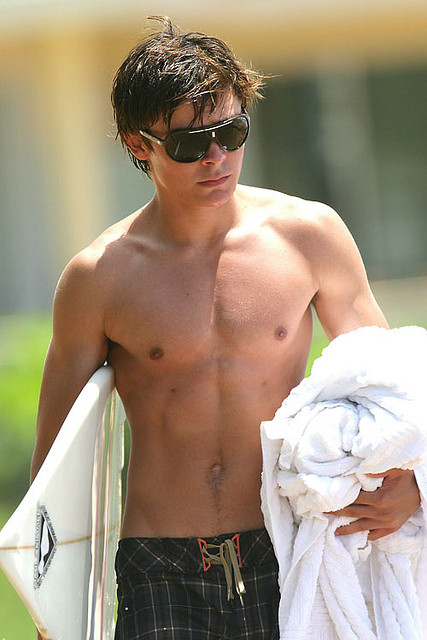 Zac Efron Shirtless