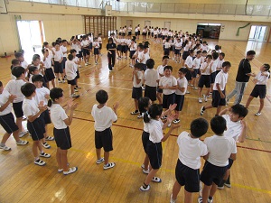 茂呂小ブログ ７ ４ 5年生 フォークダンス