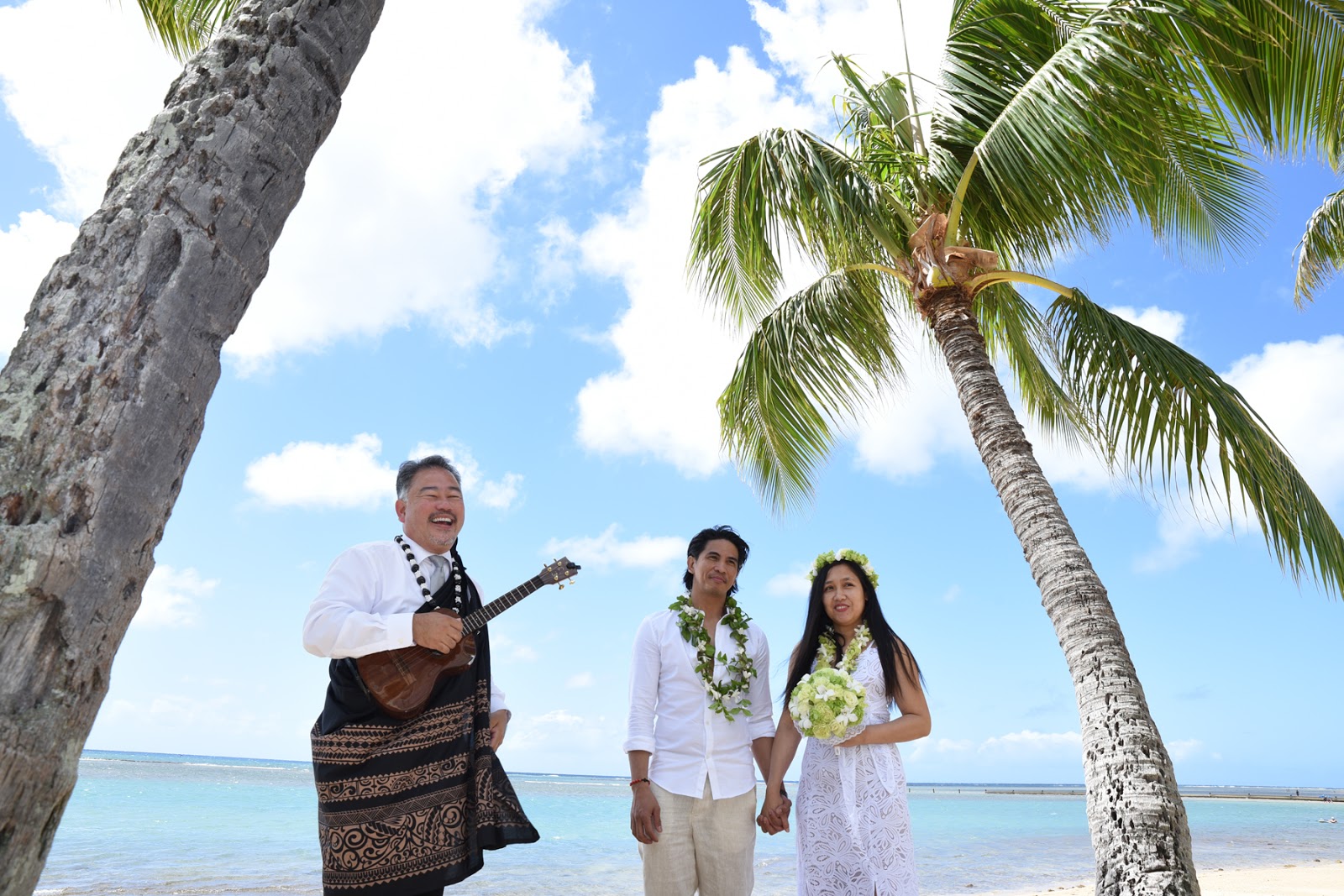  Honolulu Weddings Hawaii Vow Renewal with Chris Honeyleth