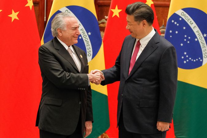 China e Brasil assinam acordos de investimento e cooperação