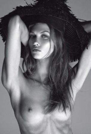 Karlie Kloss la supermodella su Vogue Italy Topless 04 12 2011