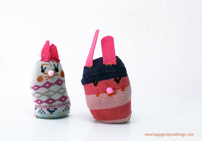 Upcycling con un calcetín: pollitos y conejitos de Pascua