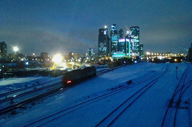 2-я Магистральная улица, вид с Южного путепровода, Москва-Сити, Московская кольцевая железная дорога