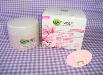 Review Garnier Sakura White