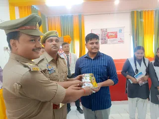 #AzamgarhNews : जागरूकता ही साइबर क्राइम से बचाव : ओपी जायसवाल | #NayaSaveraNetwork