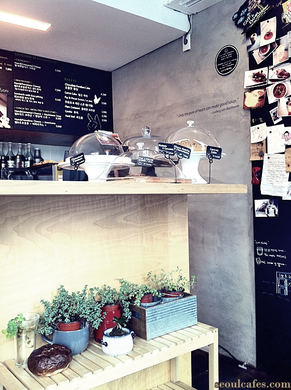 seoul cafes cafe itaewon dessert coffee