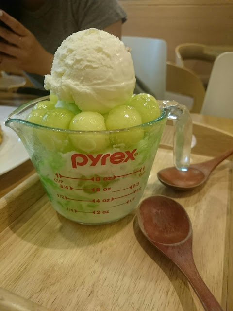 pyrex, bingsu, shaved ice, sheep, cafe, seoul, hongdae, cool, cute, unique