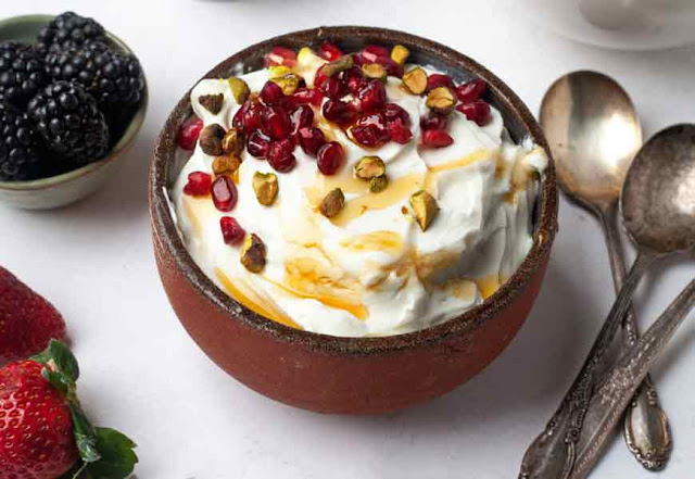 Greek yogurt meal prep bowl