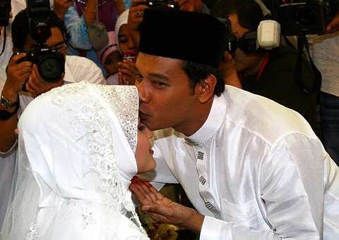  Gambar  Kahwin Zizan Nin Dan Fazilah Hani Harun  Ragam 