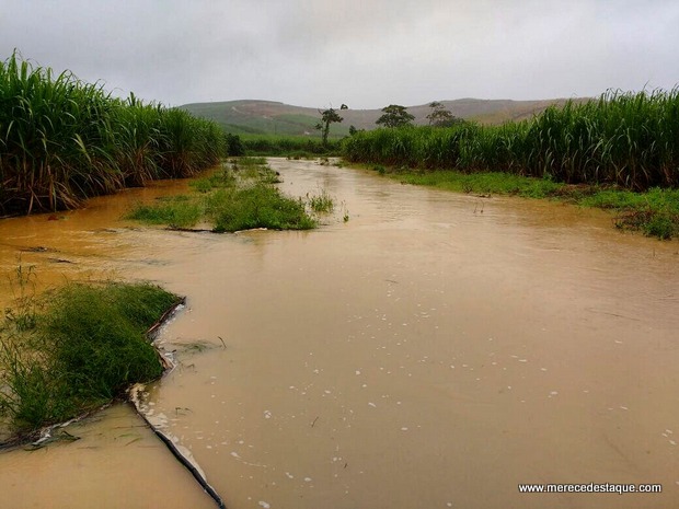 Chuva inunda unidade da Compesa e deixa Porto de Galinhas, Muro Alto e Maracaípe sem água