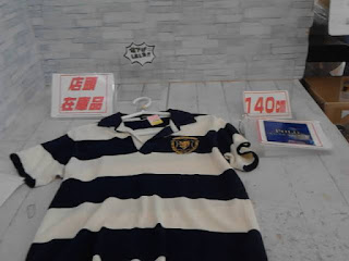 中古品　子供服　１４０ｃｍ　POLO　ホワイト×ブラック　ボーダー　半袖シャツ 　９９０円