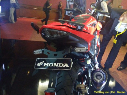 Foto & Spesifikasi Honda CB150R facelift Harga Terbaru Agustus 2018