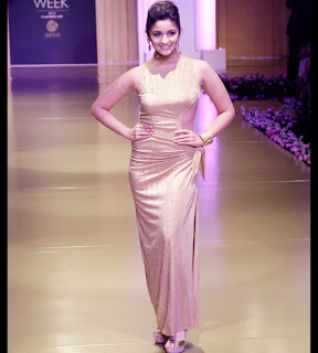 hot alia bhatt walk IBFW 2013