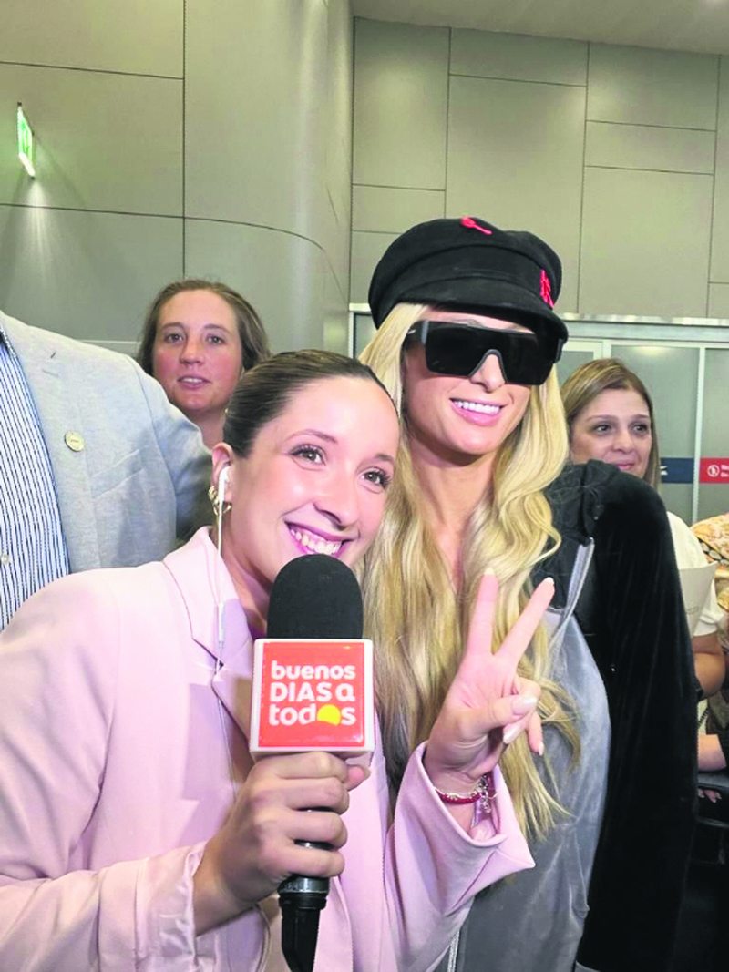 Paris Hilton elogió atuendo de notera