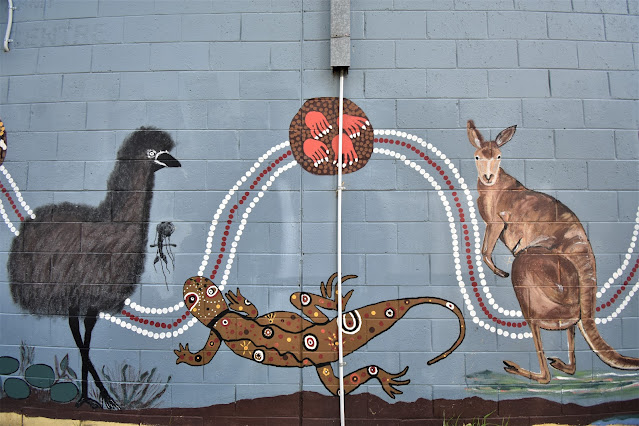 Macquarie Fields Mural by Joan Hanzel  & Diane Andrewarthur