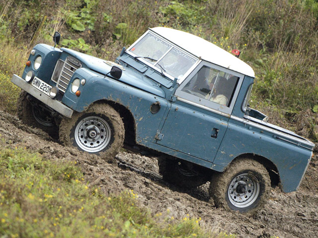 old land rover picture