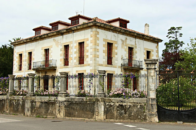 Casas de indianos en Colombres, Llanes y Ribadesella