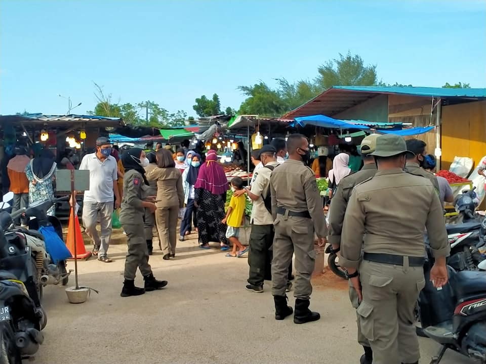 Pastikan Protkes Diterapkan, Tim Terpadu Datangi Sejumlahy Bazar Ramadhan Yang Ada di BatamPastikan Protkes Diterapkan, Tim Terpadu Datangi Sejumlahy Bazar Ramadhan Yang Ada di Batam