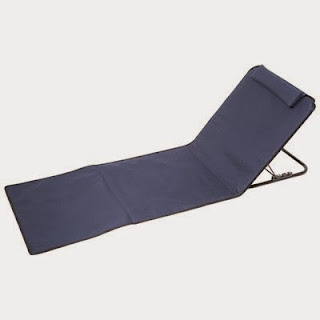 Beach mat with backrest