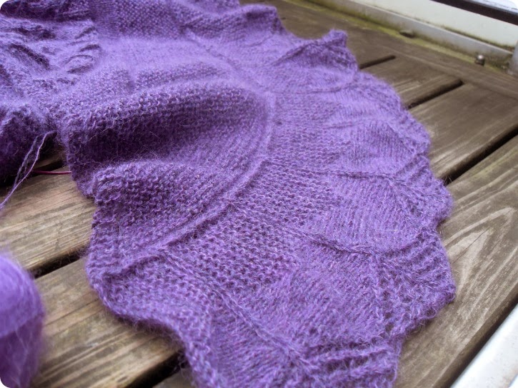 Follow your Arrow - Ysolda Teague Mystery Shawl 2014 - clue 5B