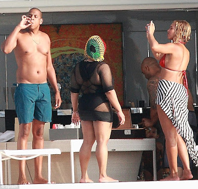 Beyonce and Jay Z reveal beach bodies