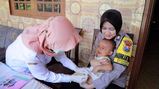  Sosok Polwan Bhabinkamtibmas di Jember yang Berjuang Bantu Turunkan Stunting